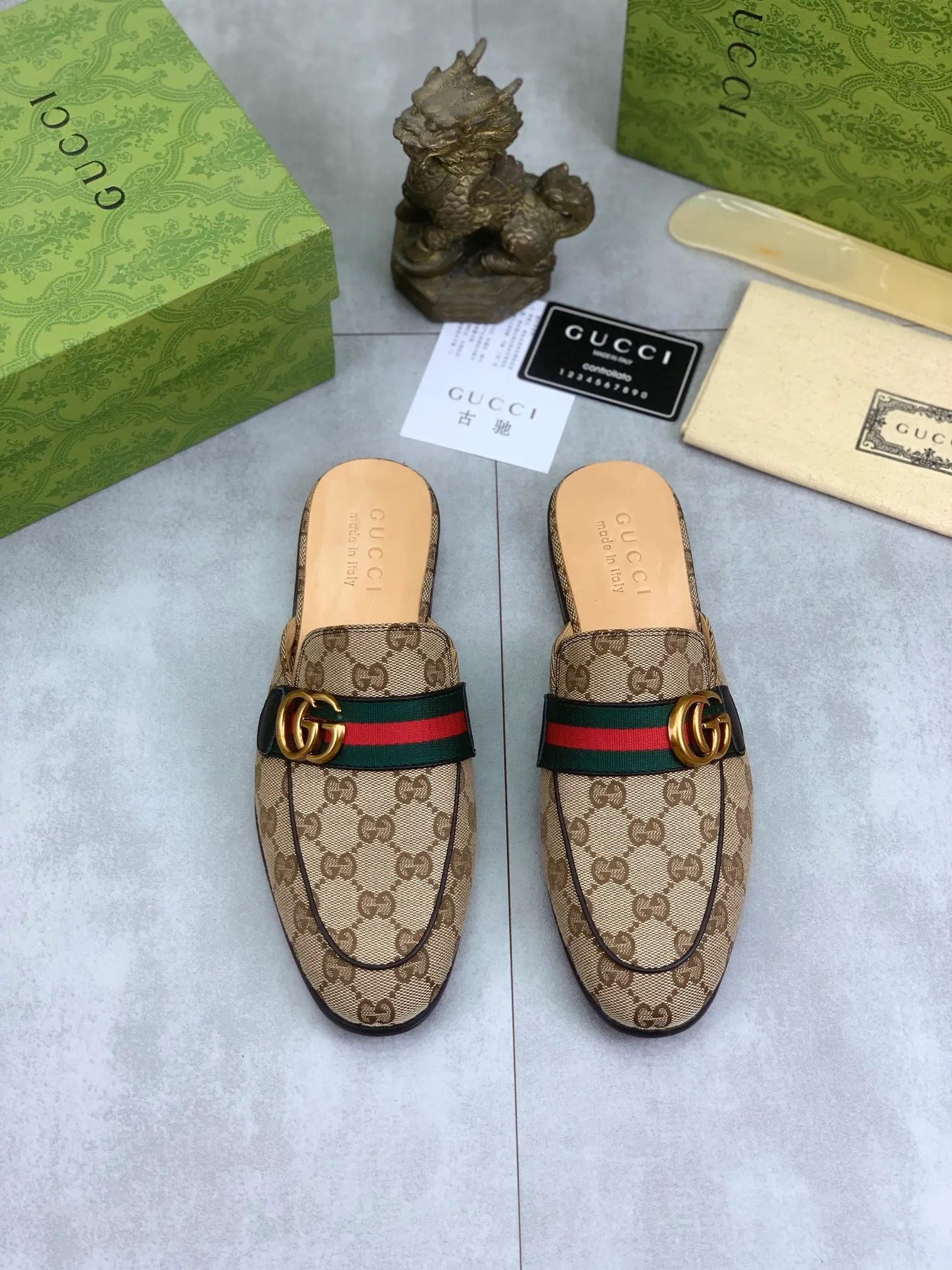Men's Men's Shoes💰P480💰【New Style】Water-dyed Niuli High Quality Gucci half-drag business leather shoes hot selection (Gucci) official website latest Gucci half-drag 🎁 business leather shoes, hot style 💥 simple and elegant style, exclusive for trendy men. Unique official website latest brand original double G embossing Elements 👑 Original Gucci decoration, fashionable and elegant, fabric original calfskin ✅ Fully imported first-layer cowhide lining, official website designated wear-resistant, rubber business outsole, classic model taken at the counter in real life 🎬Number: 38-44 (45 46 customized) 2⃣️colors available